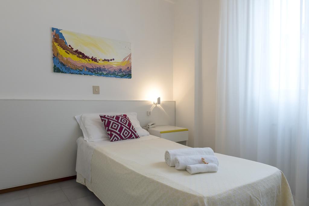 Hotel Flying Pesaro Exterior foto