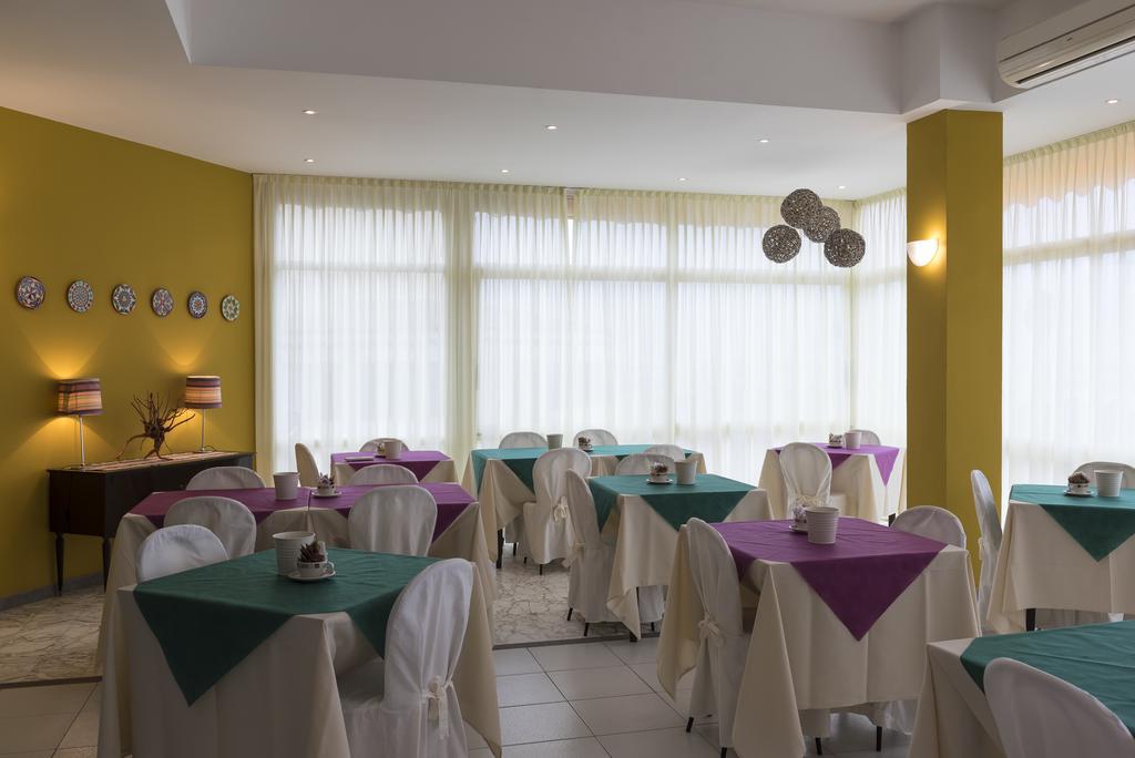 Hotel Flying Pesaro Exterior foto