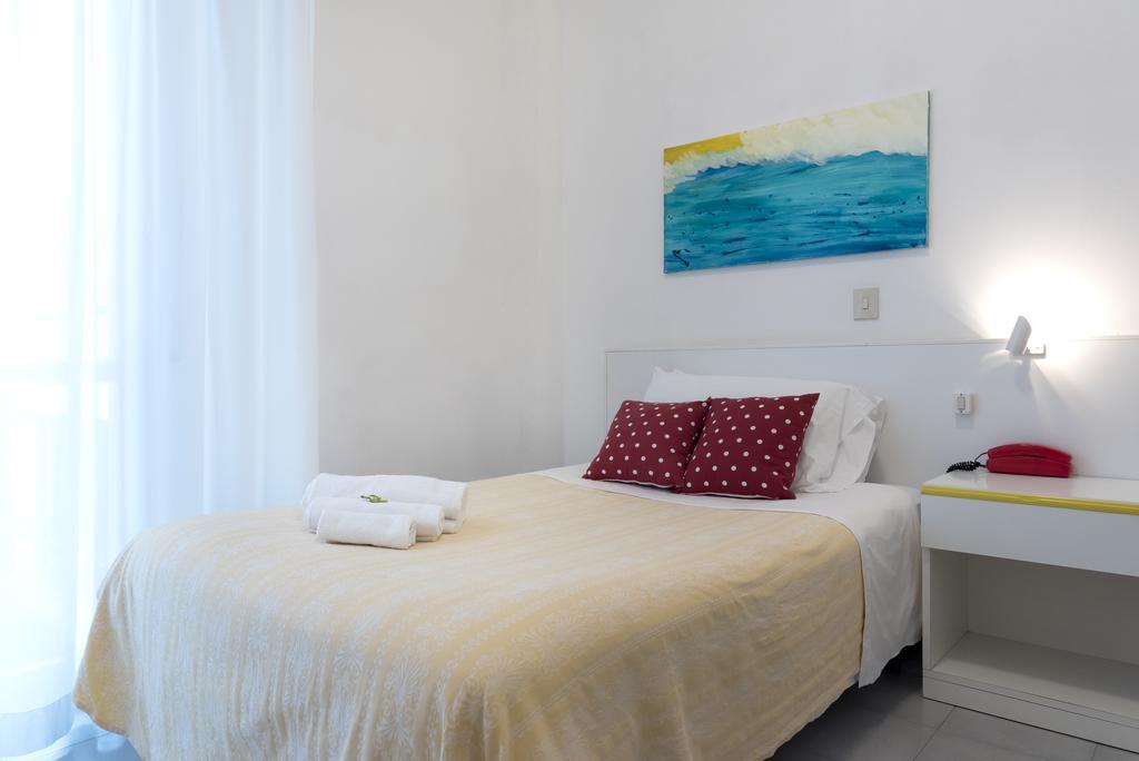 Hotel Flying Pesaro Exterior foto