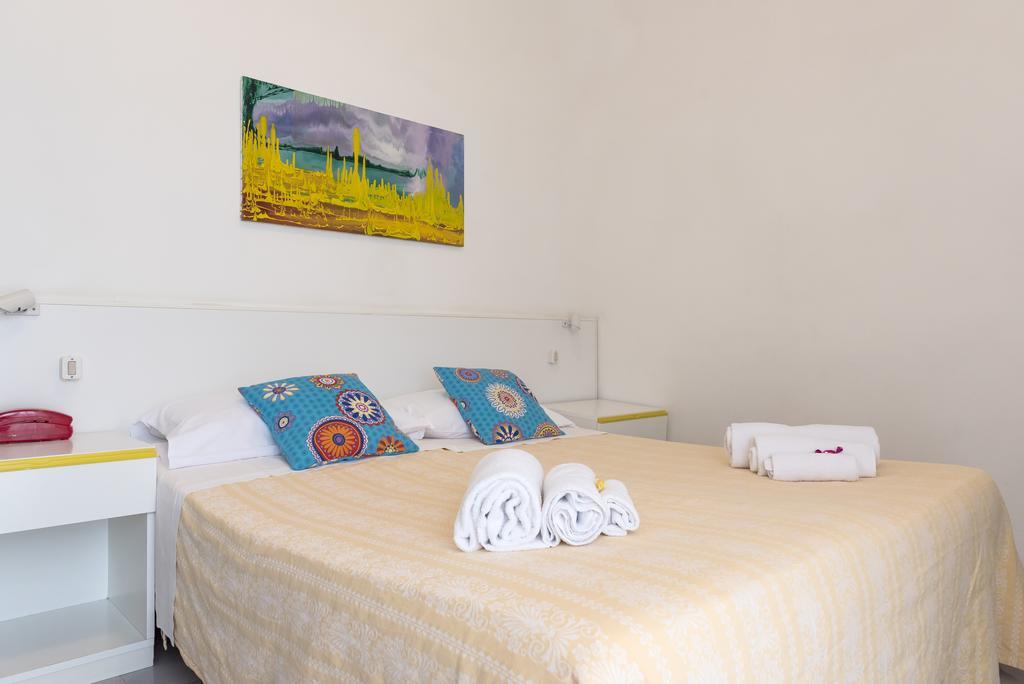 Hotel Flying Pesaro Exterior foto